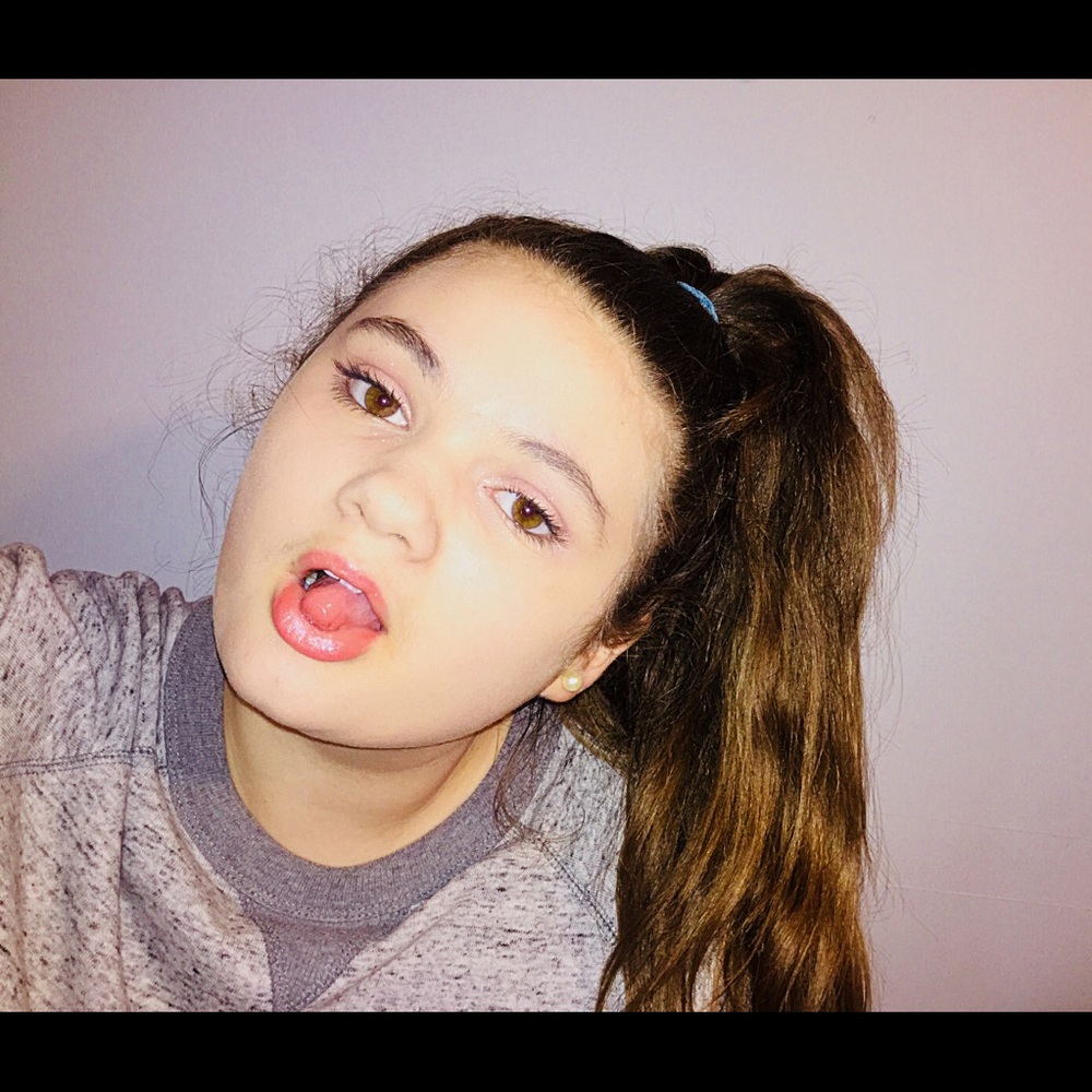 Meet your Posher, Camryn